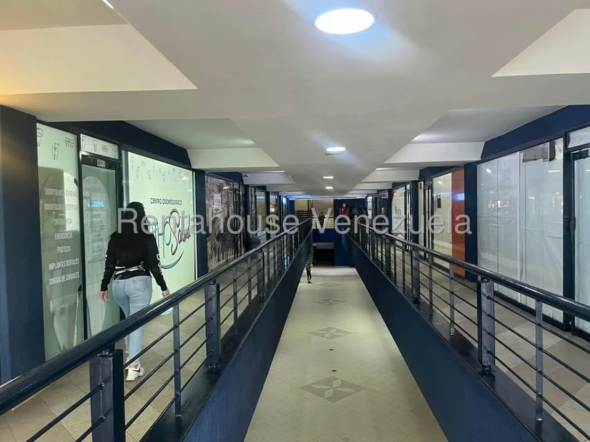 Comercial (Local Comercial) en Alquiler en Las Quintas, Carabobo - 17