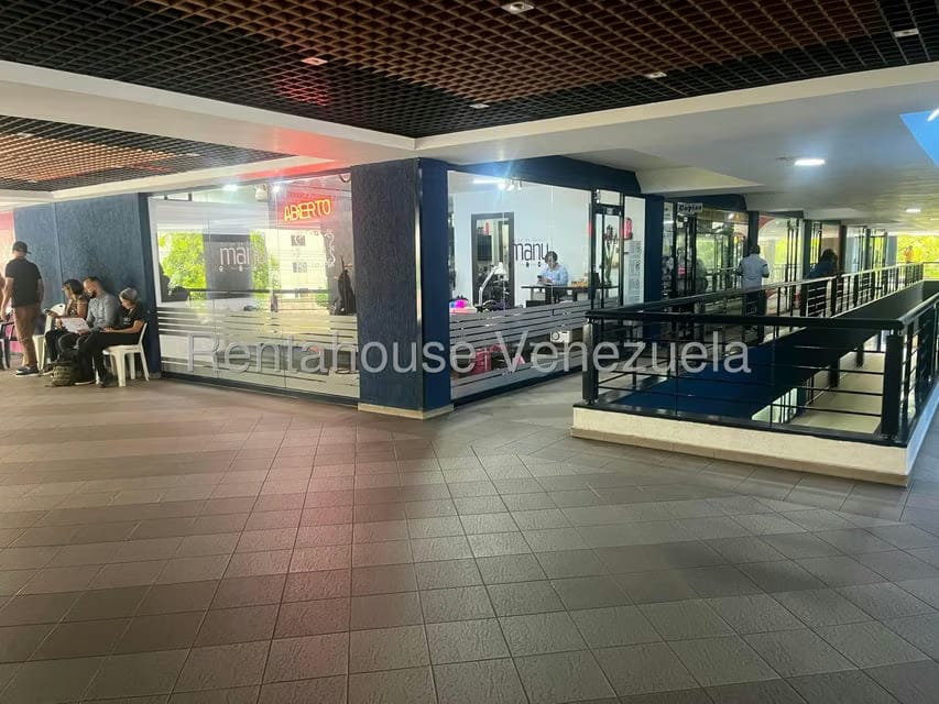 Comercial (Local Comercial) en Alquiler en Las Quintas, Carabobo - 18