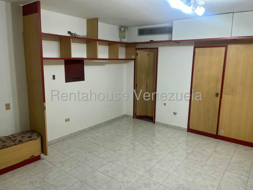 Comercial (Local Comercial) en Alquiler en Las Quintas, Carabobo - 3