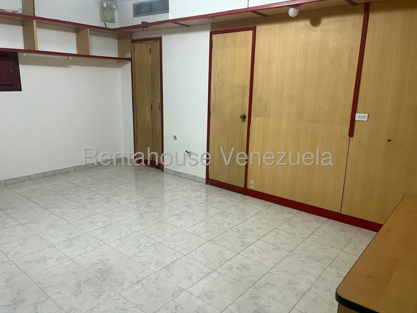 Comercial (Local Comercial) en Alquiler en Las Quintas, Carabobo - 4