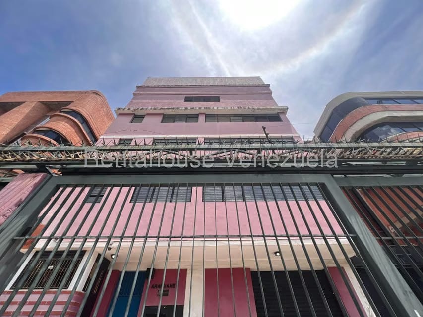 Comercial (Edificio) en Venta en La Urbina, Distrito Metropolitano - 2