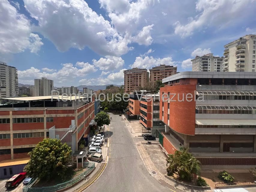 Comercial (Edificio) en Venta en La Urbina, Distrito Metropolitano - 35