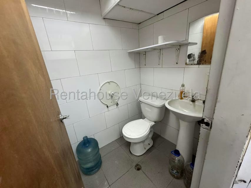 Comercial (Local Comercial) en Venta en Colinas de Bello Monte, Distrito Metropolitano - 24