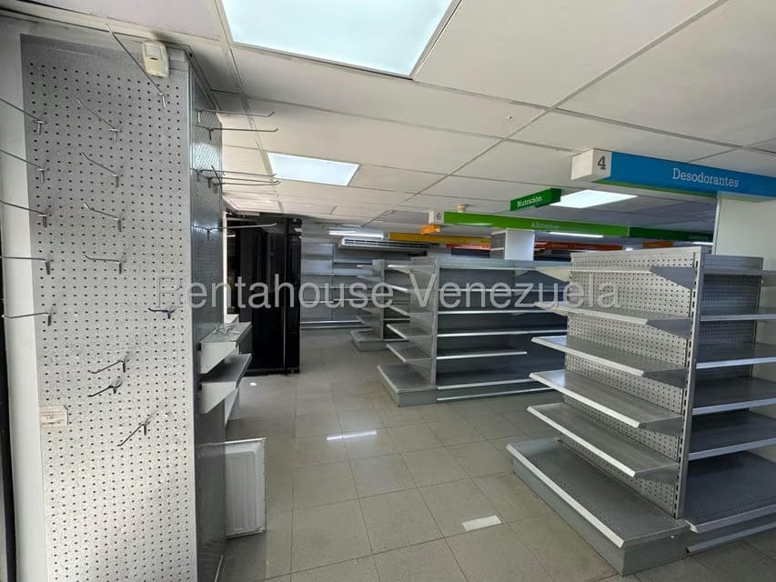 Comercial (Local Comercial) en Venta en Colinas de Bello Monte, Distrito Metropolitano - 4