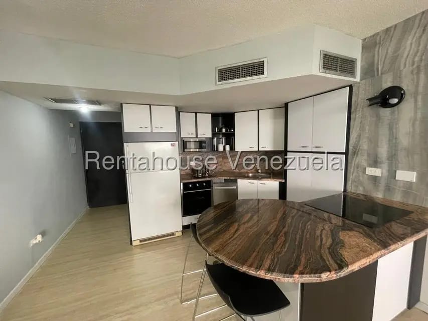 Apartamento (1 Nivel) en Alquiler en Valle Arriba, Distrito Metropolitano - 2