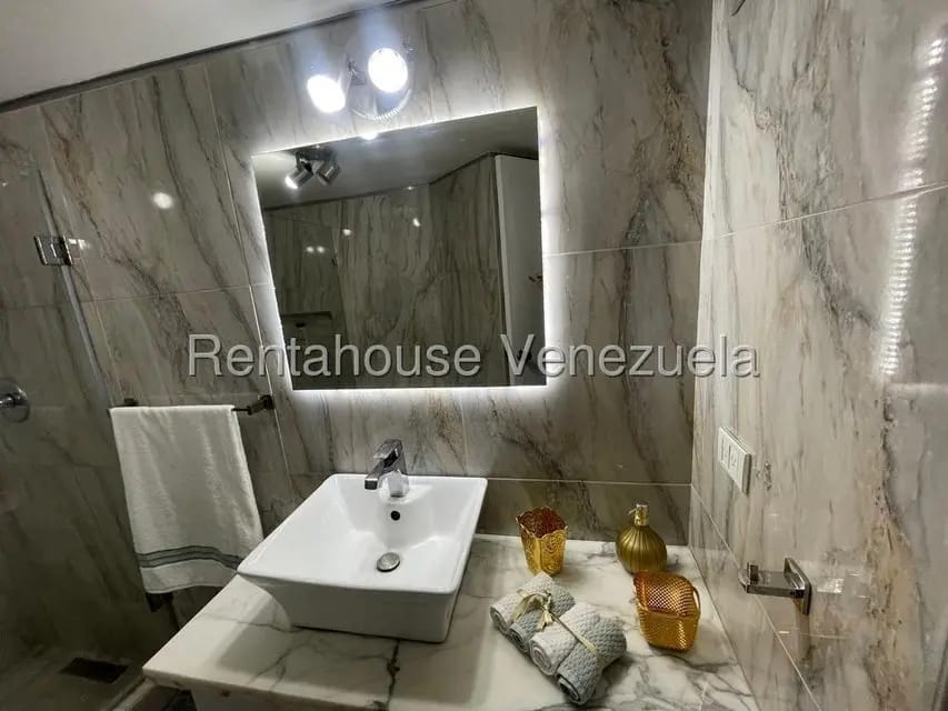 Apartamento (1 Nivel) en Alquiler en Valle Arriba, Distrito Metropolitano - 16