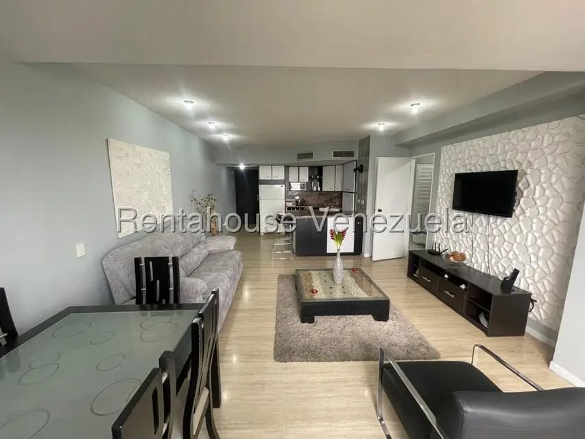Apartamento (1 Nivel) en Alquiler en Valle Arriba, Distrito Metropolitano - 5