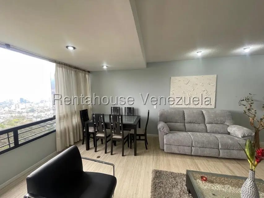 Apartamento (1 Nivel) en Alquiler en Valle Arriba, Distrito Metropolitano - 8