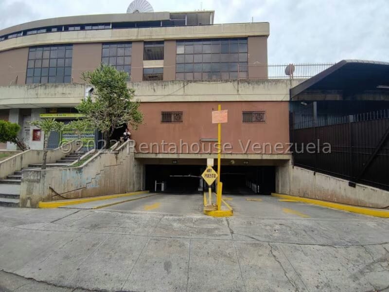 Comercial (Estacionamiento) en Venta en Montalban III, Distrito Metropolitano - 2
