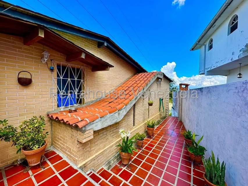 Casa (Multipes Niveles) en Venta en La Peña, Miranda - 2