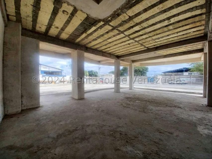 Comercial (Local Comercial) en Venta en Avenida Aragua, Aragua - 15
