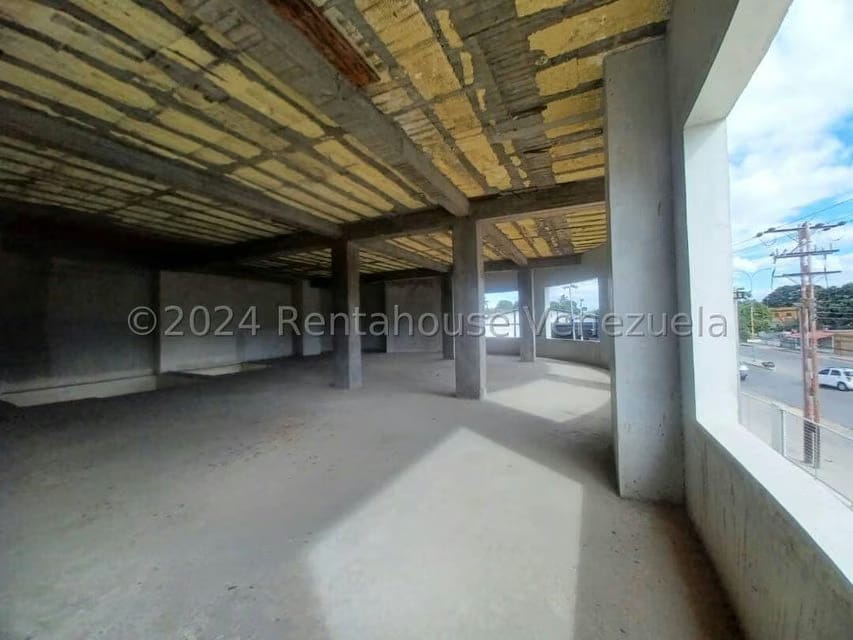 Comercial (Local Comercial) en Venta en Avenida Aragua, Aragua - 24