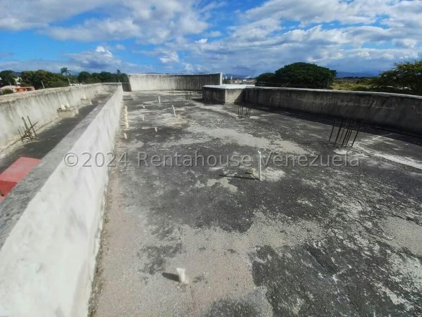 Comercial (Local Comercial) en Venta en Avenida Aragua, Aragua - 33