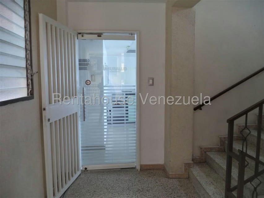 Comercial (Consultorio Medico) en Venta en Municipio Guaicaipuro, Miranda - 3