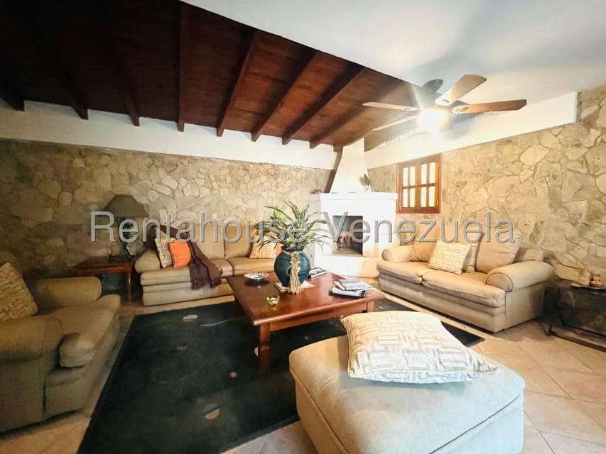 Casa (Multipes Niveles) en Venta en Prados del Este, Distrito Metropolitano - 13