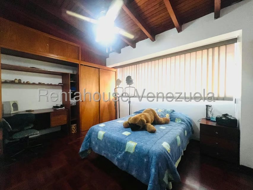 Casa (Multipes Niveles) en Venta en Prados del Este, Distrito Metropolitano - 34