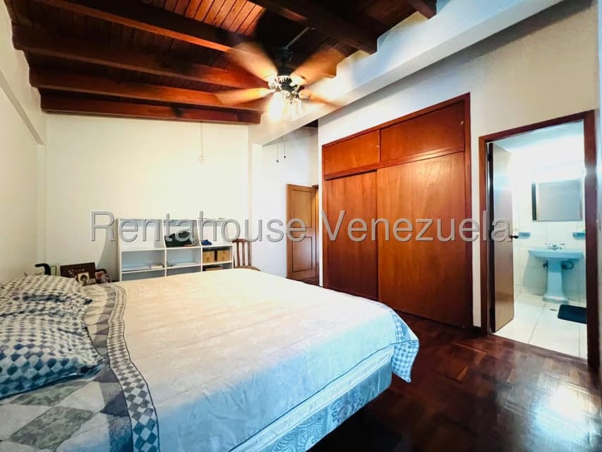Casa (Multipes Niveles) en Venta en Prados del Este, Distrito Metropolitano - 40