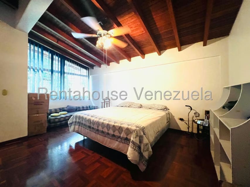 Casa (Multipes Niveles) en Venta en Prados del Este, Distrito Metropolitano - 42