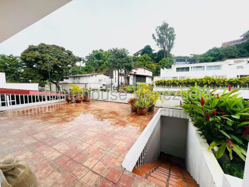 Casa (Multipes Niveles) en Venta en Prados del Este, Distrito Metropolitano - 6