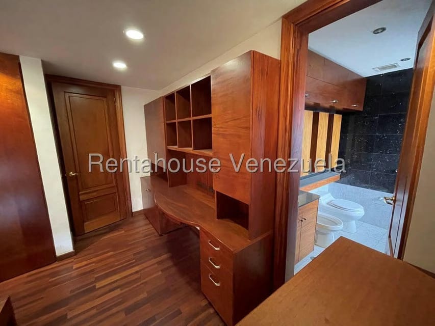 Apartamento (Multiples Niveles) en Venta en La Tahona, Distrito Metropolitano - 36