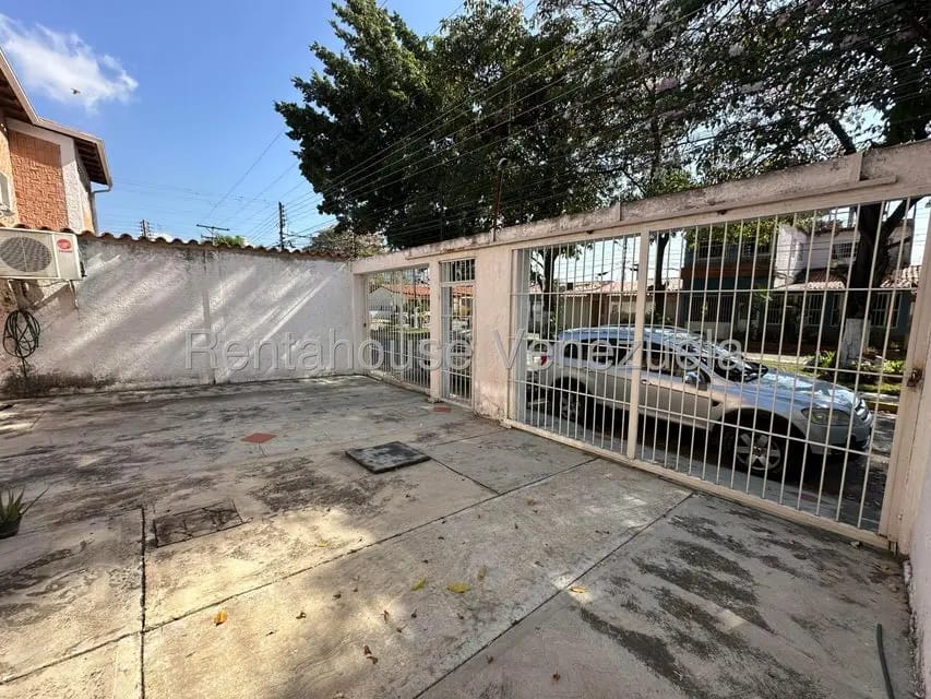 Casa (Duplex) en Venta en Villas de Aragua, Aragua - 2