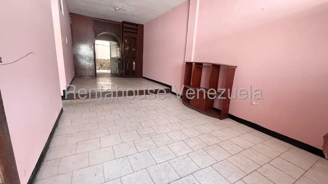 Casa (Duplex) en Venta en Zona Oeste, Lara - 2