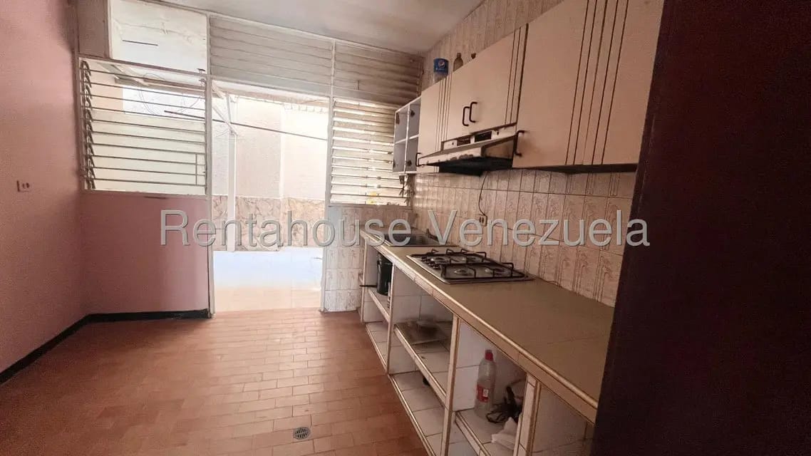 Casa (Duplex) en Venta en Zona Oeste, Lara - 5