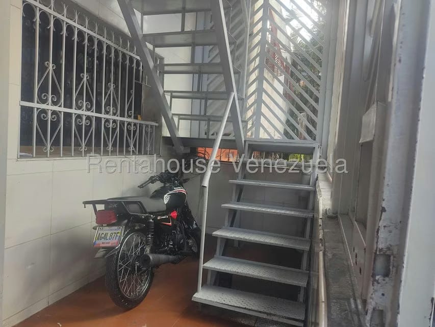 Apartamento (Multiples Niveles) en Venta en Parroquia Santa Rosalia, Distrito Metropolitano - 2