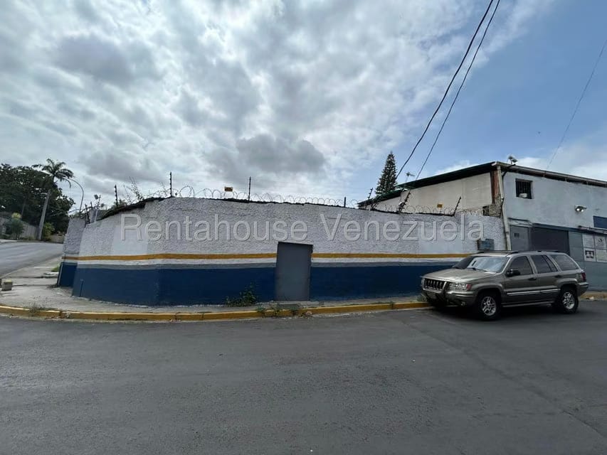 Terreno (Comercial) en Venta en Country Club, Distrito Metropolitano - 2