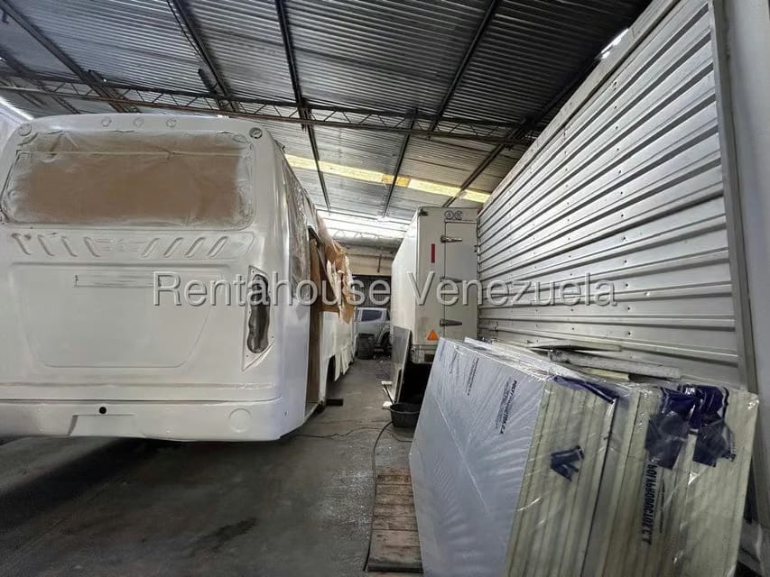 Terreno (Comercial) en Venta en Country Club, Distrito Metropolitano - 12