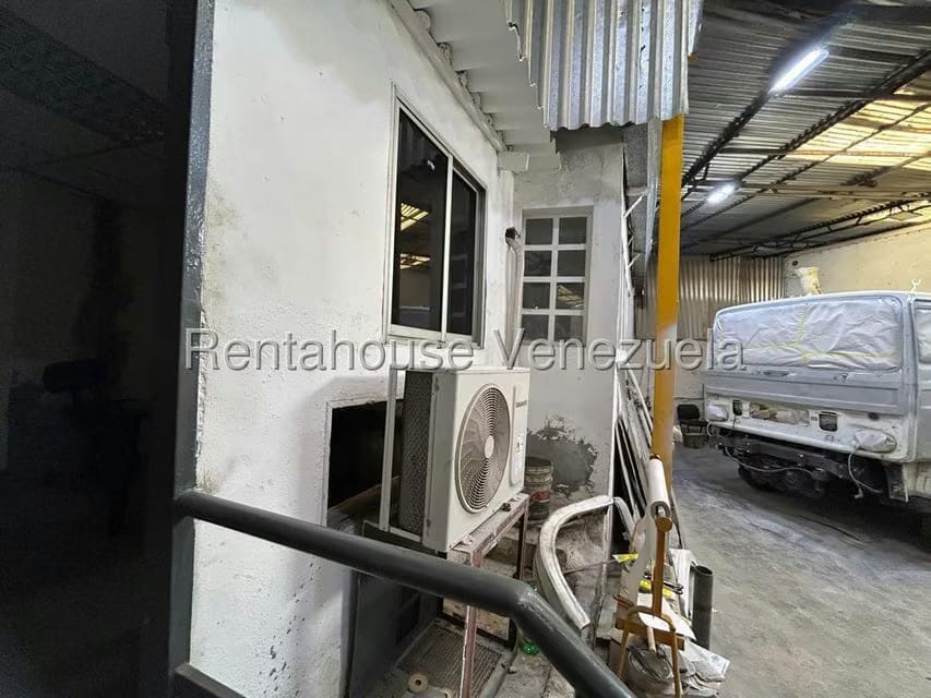 Terreno (Comercial) en Venta en Country Club, Distrito Metropolitano - 9