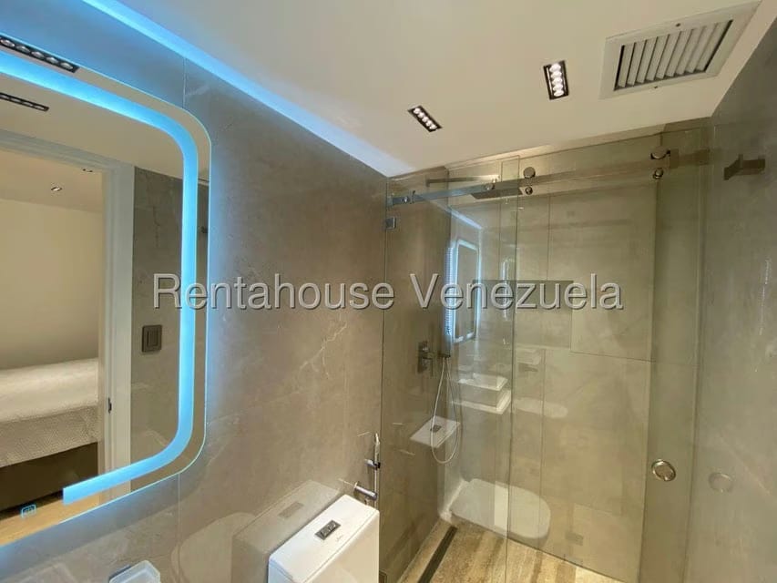 Apartamento (1 Nivel) en Alquiler en Los Naranjos de Las Mercedes, Distrito Metropolitano - 16