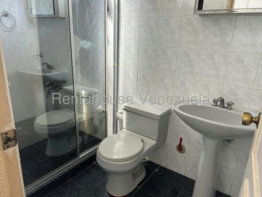 Apartamento (Multiples Niveles) en Venta en Miranda, Distrito Metropolitano - 28