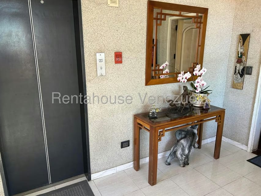Apartamento (Multiples Niveles) en Venta en Miranda, Distrito Metropolitano - 4
