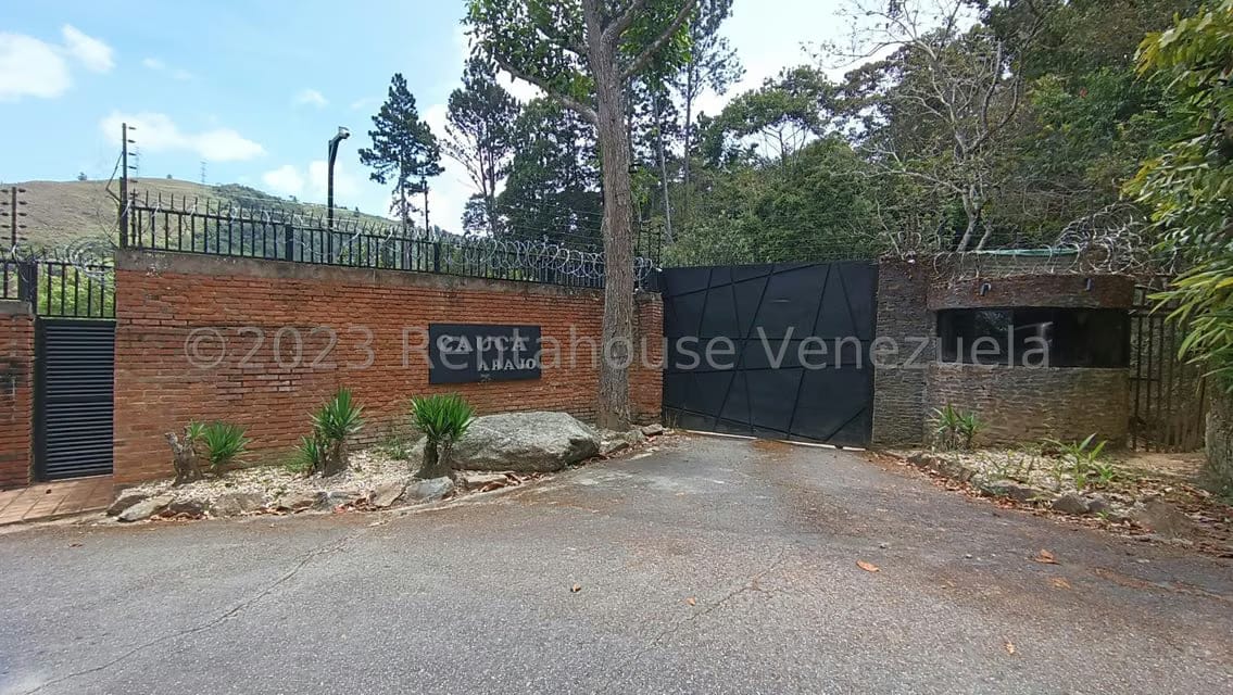 Terreno (Residencial) en Venta en Los Guayabitos, Distrito Metropolitano - 2