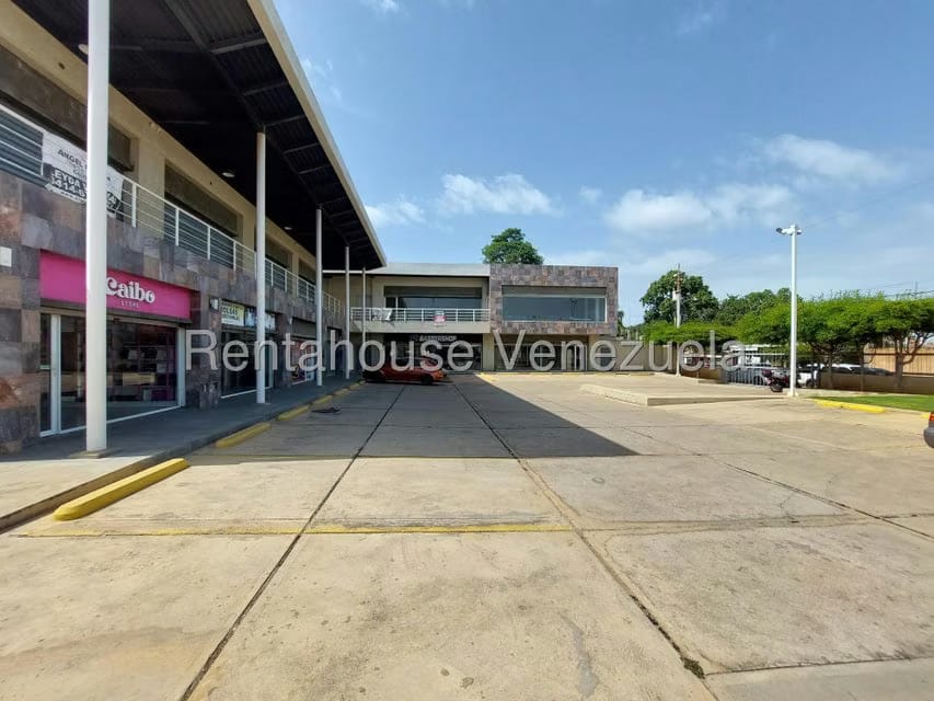 Comercial (Local Comercial) en Alquiler en La Curva de Molina, Zulia - 11