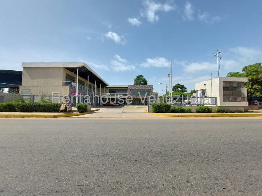 Comercial (Local Comercial) en Alquiler en La Curva de Molina, Zulia - 8