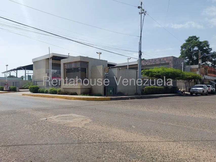 Comercial (Local Comercial) en Alquiler en La Curva de Molina, Zulia - 9