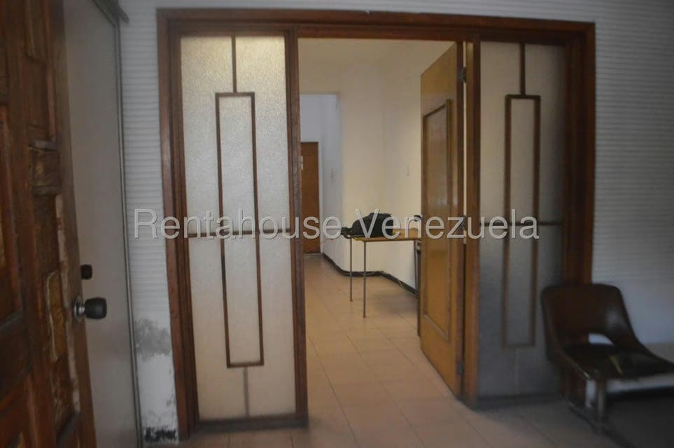 Comercial (Local Comercial) en Alquiler en Valle Abajo, Distrito Metropolitano - 2