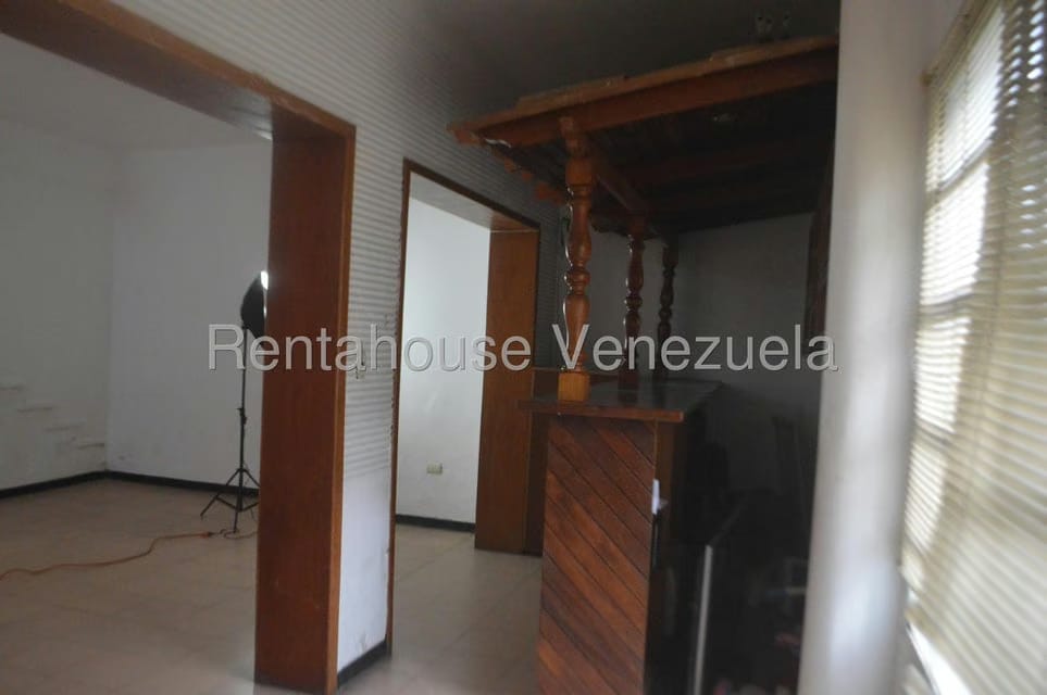 Comercial (Local Comercial) en Alquiler en Valle Abajo, Distrito Metropolitano - 12