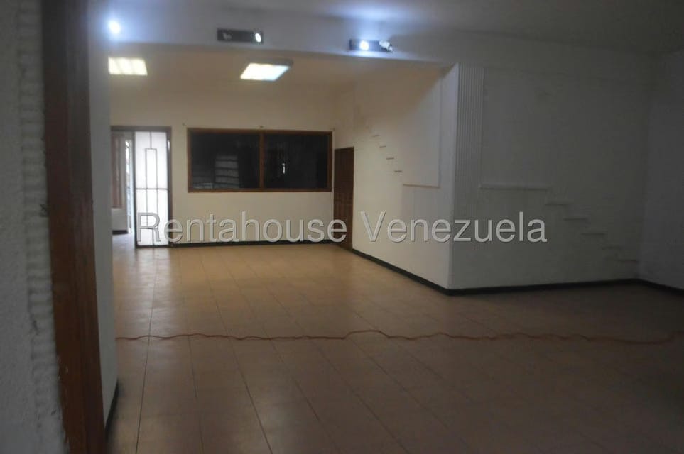 Comercial (Local Comercial) en Alquiler en Valle Abajo, Distrito Metropolitano - 13
