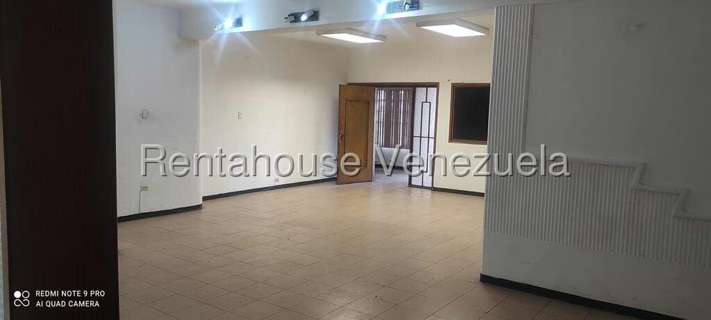 Comercial (Local Comercial) en Alquiler en Valle Abajo, Distrito Metropolitano - 14
