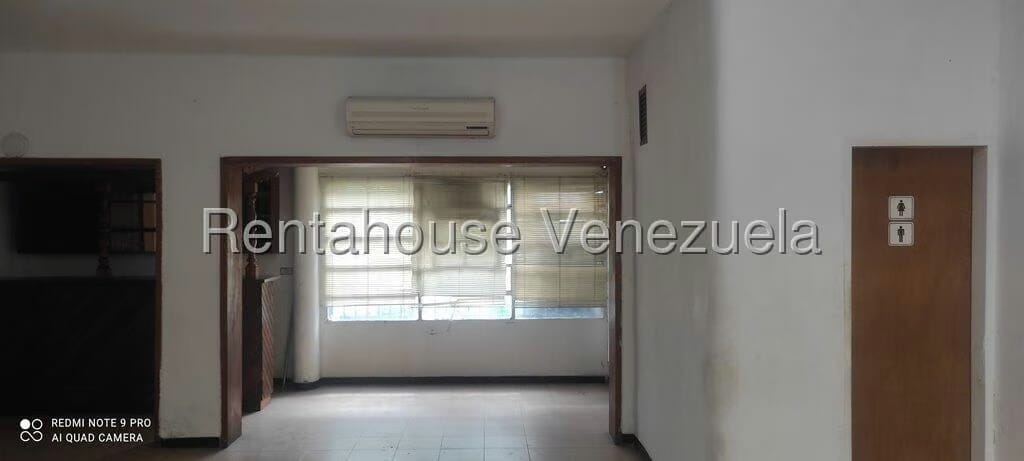 Comercial (Local Comercial) en Alquiler en Valle Abajo, Distrito Metropolitano - 24