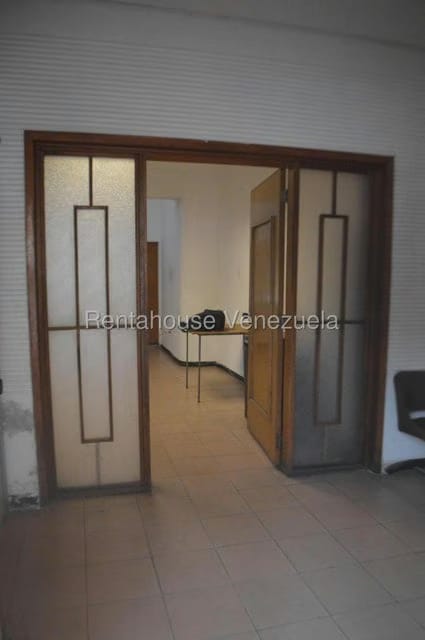 Comercial (Local Comercial) en Alquiler en Valle Abajo, Distrito Metropolitano - 27