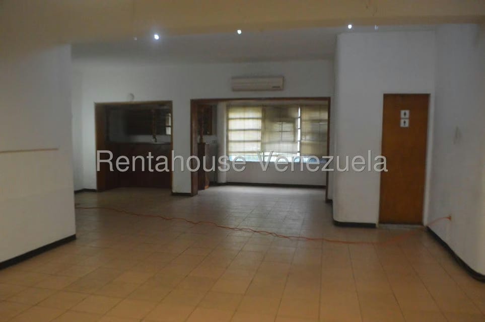 Comercial (Local Comercial) en Alquiler en Valle Abajo, Distrito Metropolitano - 8