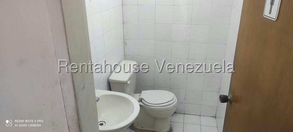 Comercial (Local Comercial) en Alquiler en Valle Abajo, Distrito Metropolitano - 9