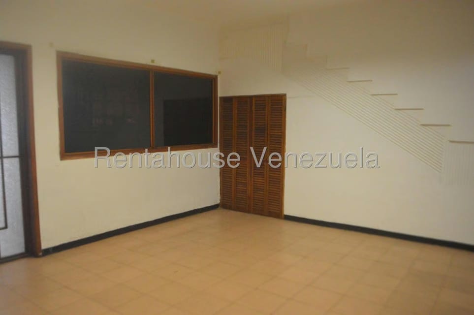 Comercial (Local Comercial) en Alquiler en Valle Abajo, Distrito Metropolitano - 10