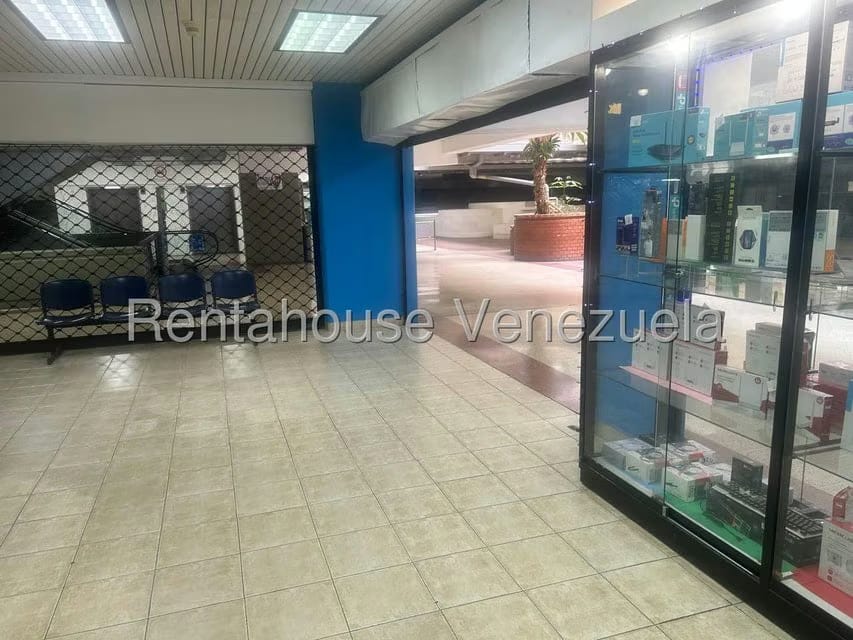 Comercial (Local Comercial) en Alquiler en Los Palos Grandes, Distrito Metropolitano - 8