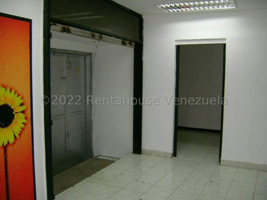 Comercial (Local Comercial) en Venta en La Campiña, Distrito Metropolitano - 3