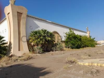 Se vende gran Galpon Local comercial en Av. Delicias. Maracaibo - 4